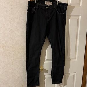 Aviva Plus 17/18 Dark Denim Skinny Jeans. NWOT.